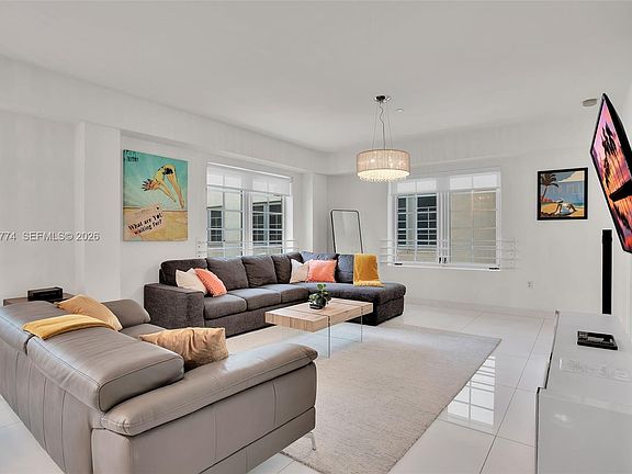 2nd image of 1250 Ocean Dr #2N