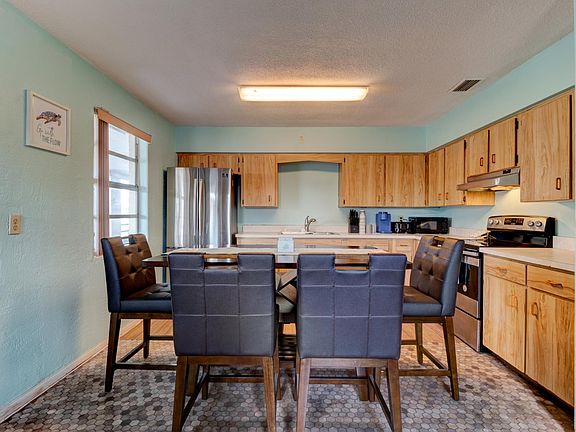 4th image of 2035 Schulte Ave #1