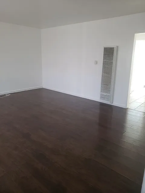 2 bed, 833 sqft, $2,200 — Photo 2