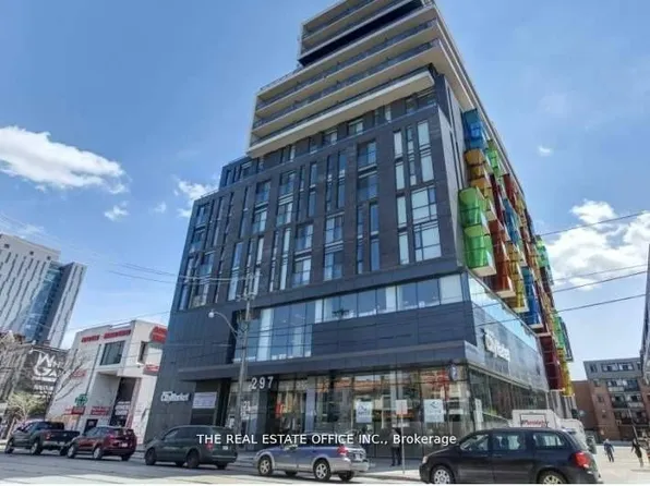 297 College St, Toronto, ON
