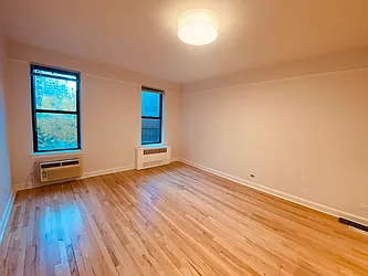 Rented by Metropolis Real Estate of Manhattan