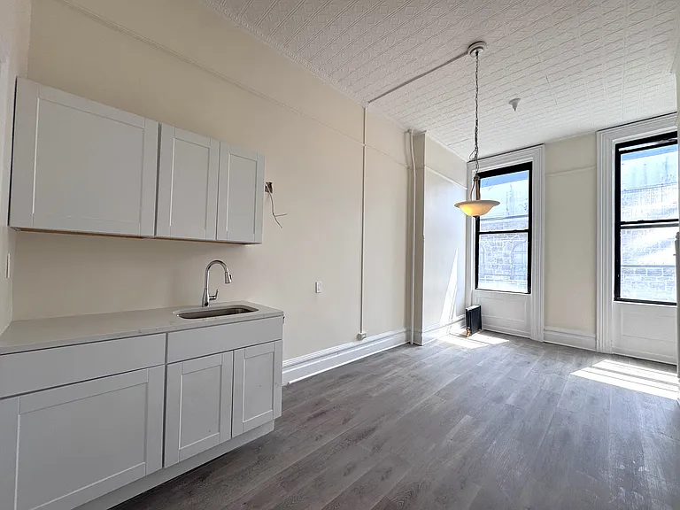 138 Montague St #7 — Photo 3