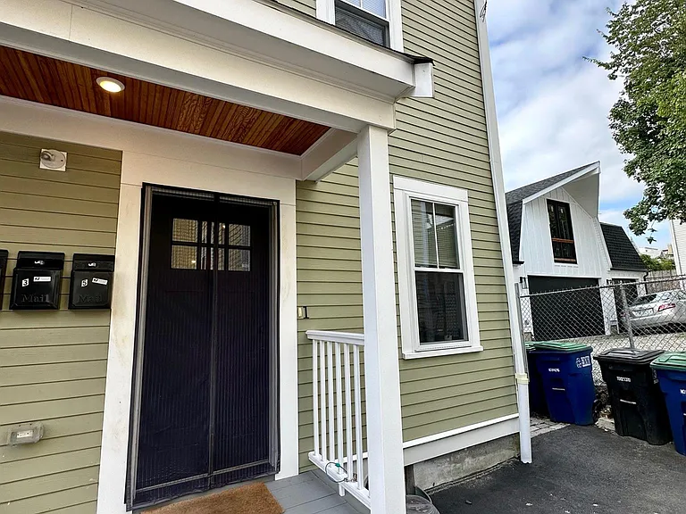 26 Putnam St #1 — Photo 10
