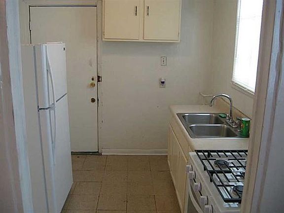 5th image of 1404 Laharpe St