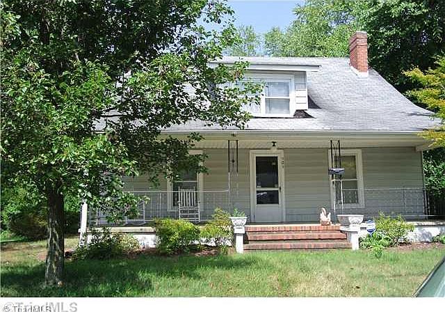 1st image of 909 Willard St