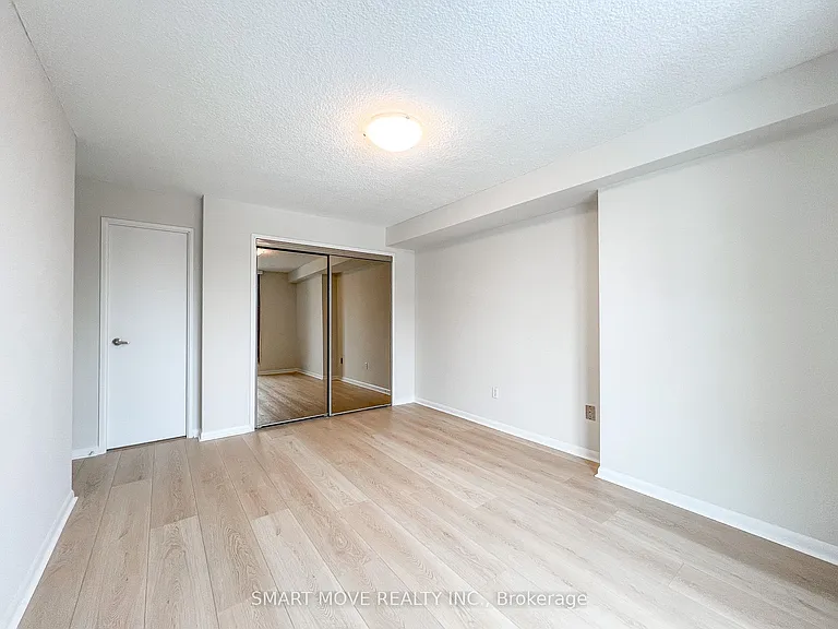 1300 Mississauga Valley Blvd #303 — Photo 14