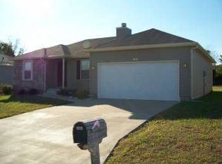 1713 Sophia St, Carthage, MO 64836
