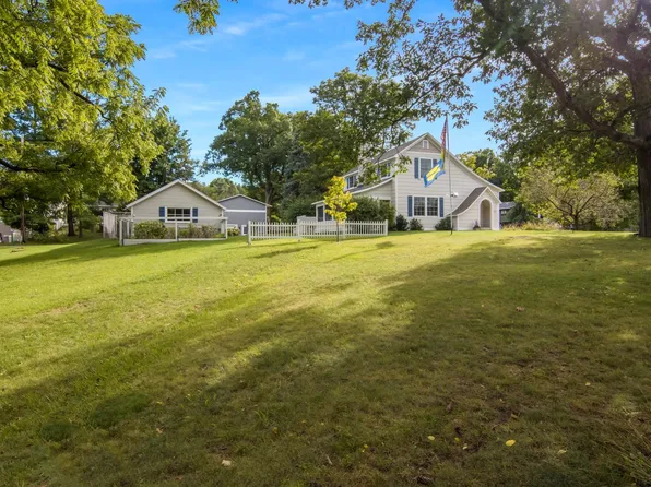 331 W 16th St, Traverse City, MI 49684