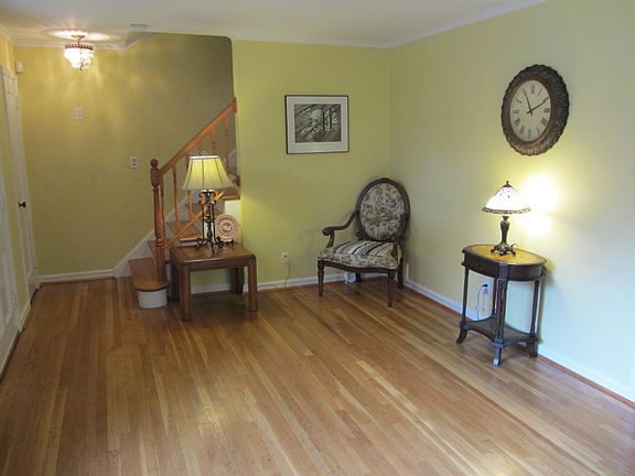 3rd image of 33 Concord Dr