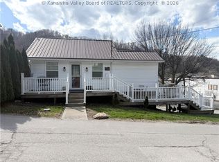 690 Hopkins Ave, Danville, WV 25053