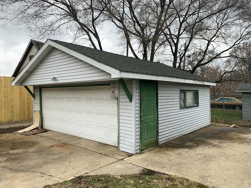 2nd image of 524 Elmwood Ave