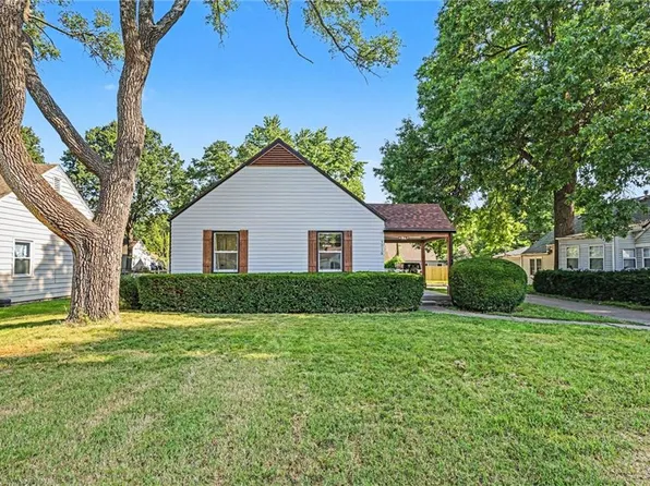 5016 W 51st St, Roeland Park, KS 66205