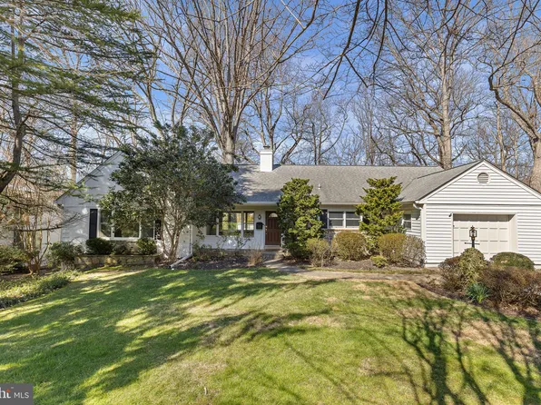 3166 Juniper Ln, Falls Church, VA 22044