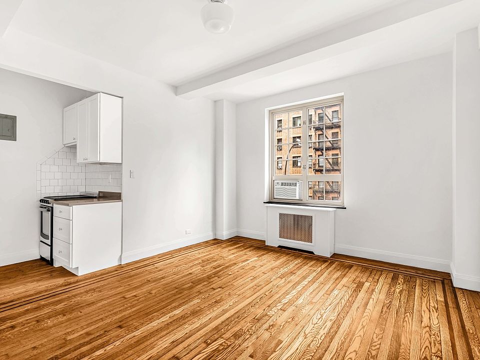 1st image of 208 W 23rd St APT 305