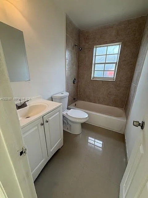 3 bed, 2.0 bath, $2,475 — Photo 4