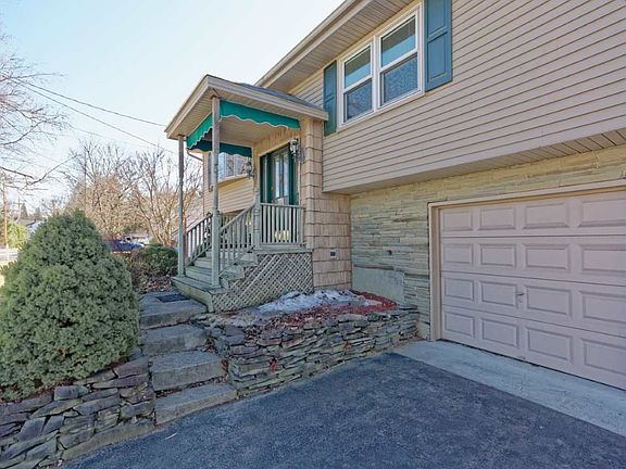 5th image of 8 College View Dr