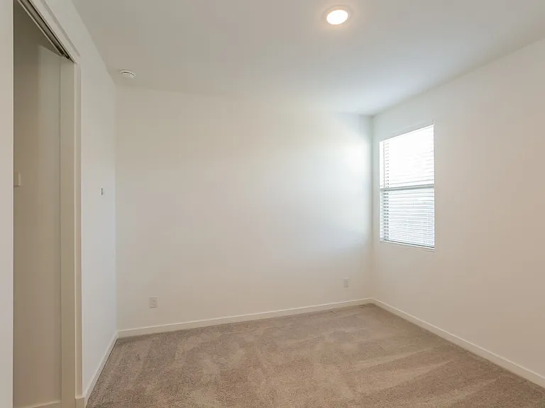 17484 W Sunnyslope Ln — Photo 14