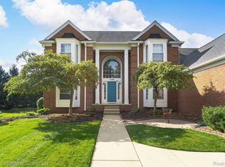 3188 Lexham Ln, Rochester Hills, MI 48309