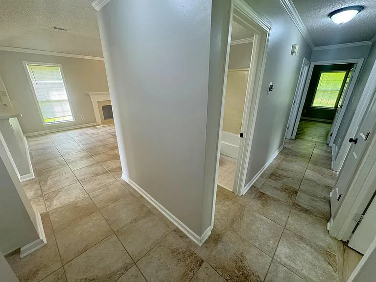 9040 Pepper Hollow Ct — Photo 8