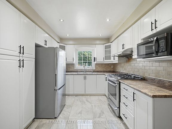 2nd image of 92 Tulip Dr