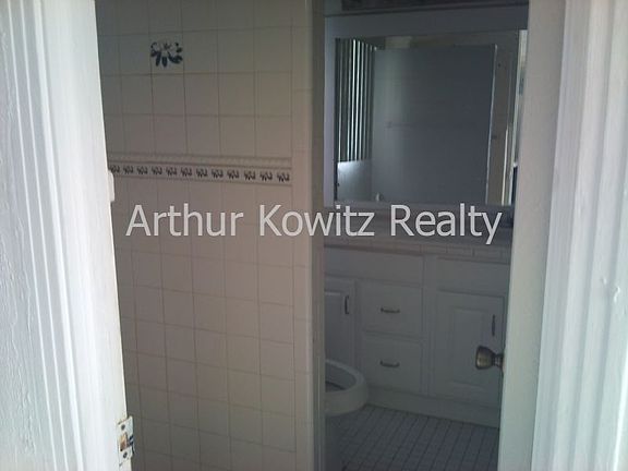 4th image of 362 Hartford Ave APT 2