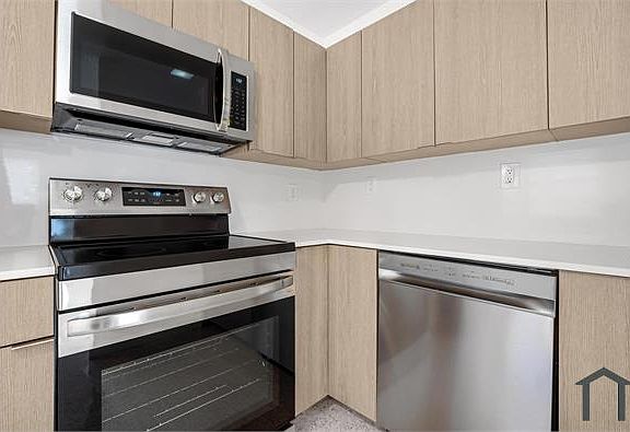 5th image of 43 Glen Royal Pkwy #6