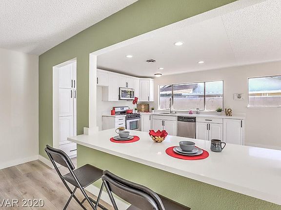5th image of 3929 Meadowglen Dr