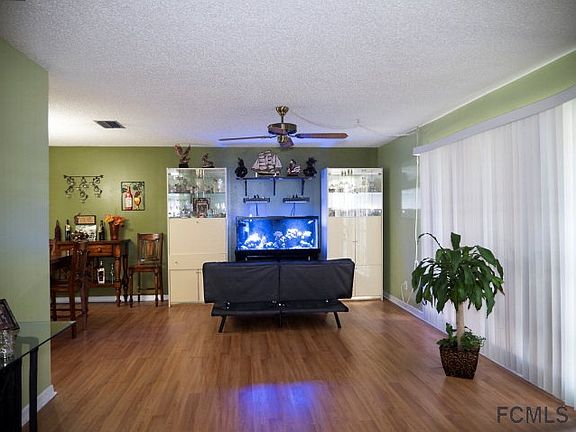 3rd image of 28 Black Alder Dr