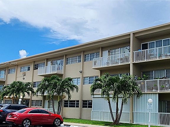 2nd image of 1460 NE 169th St APT 107