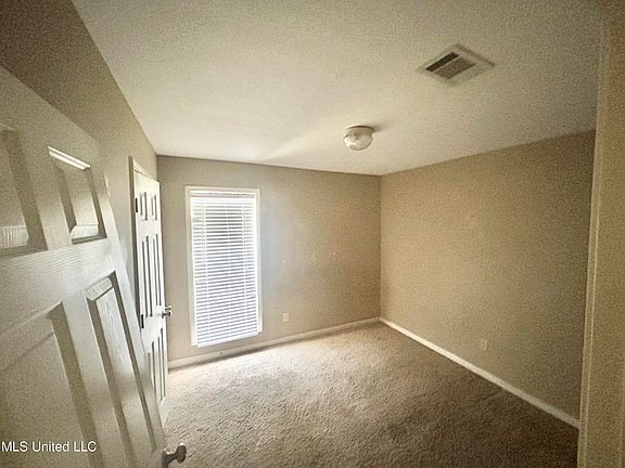 5th image of 104 Jody Dr