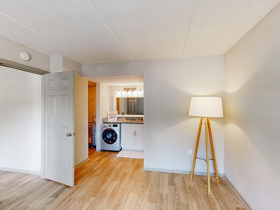 3rd image of 3435 S Orange Ave #S202