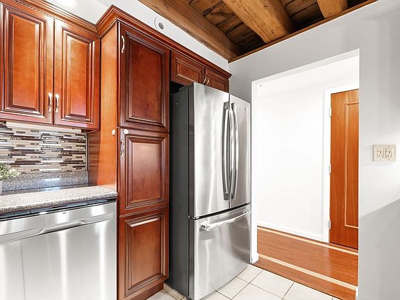 5th image of 75 Fulton St APT 21