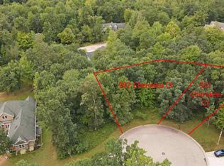 907 Cherokee Ct, Waupaca, WI 54981