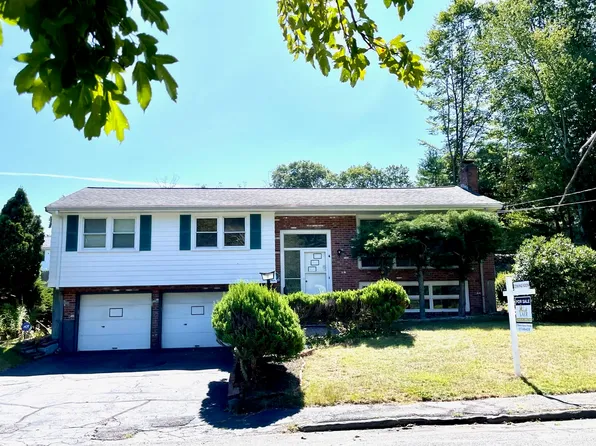 4 Sunset Dr, Randolph, MA 02368