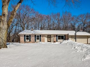 842 Buckingham Cir, Hartland, WI 53029