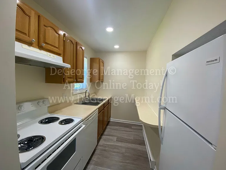 311 1/2 Washington St — Photo 13