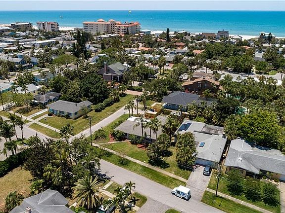 3rd image of 726 Bay Esplanade
