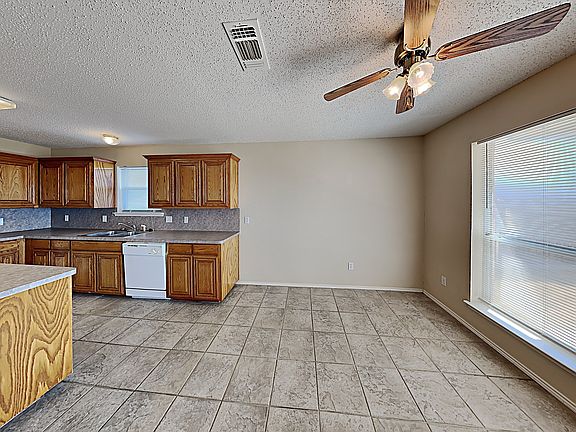 5th image of 821 Ryanfield Ct
