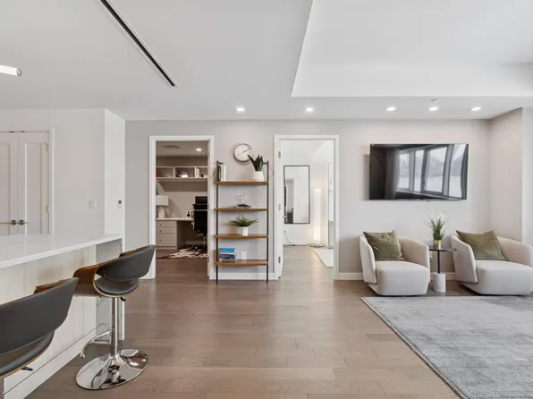 800 Avenue At Port Imperial image 6 of 33