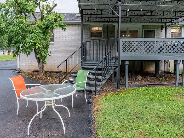 207 Whitnel Dr — Photo 32