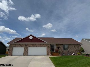 955 18th St, Gering, NE 69341