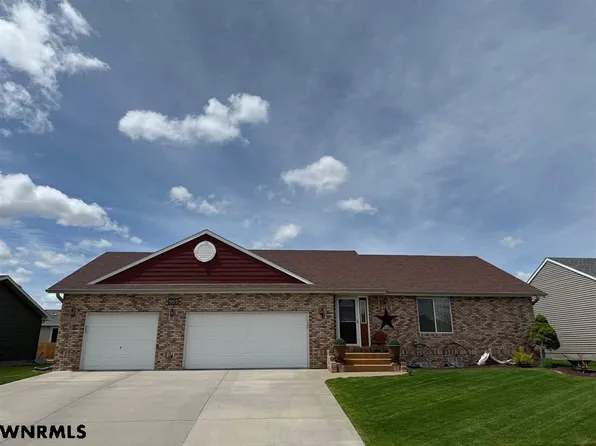955 18th St, Gering, NE 69341
