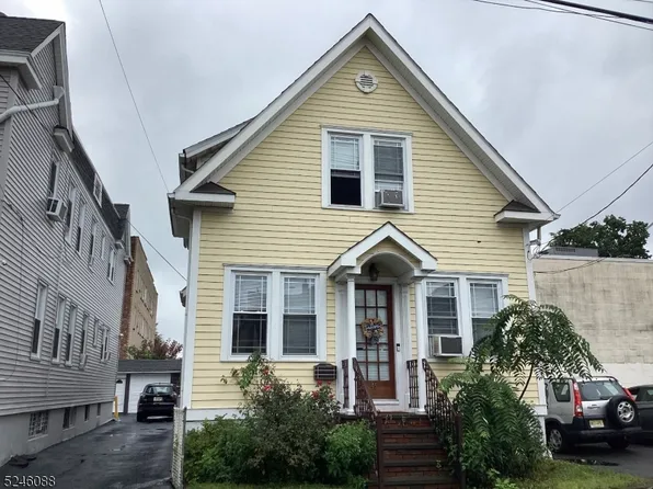 45 Hilton St, Clifton City, NJ 07011