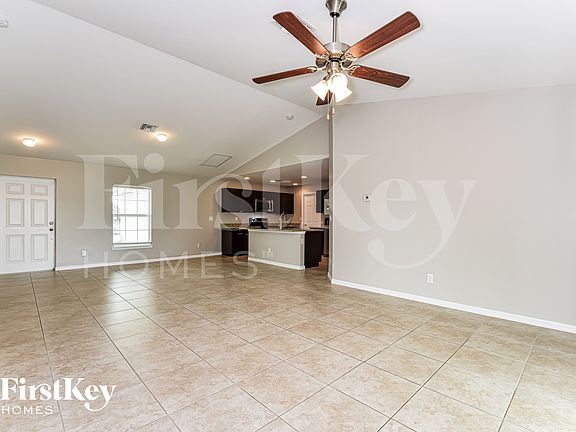 3rd image of 317 NE 26th Ter