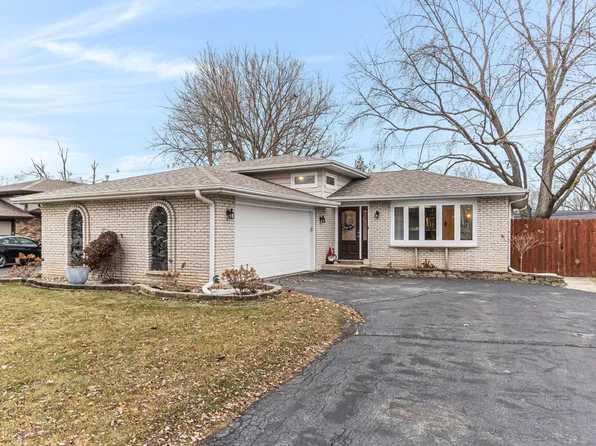 908 Mac Gregor Rd, Lockport, IL 60441