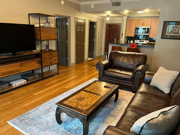 300 W 5th St #215 — Photo 3