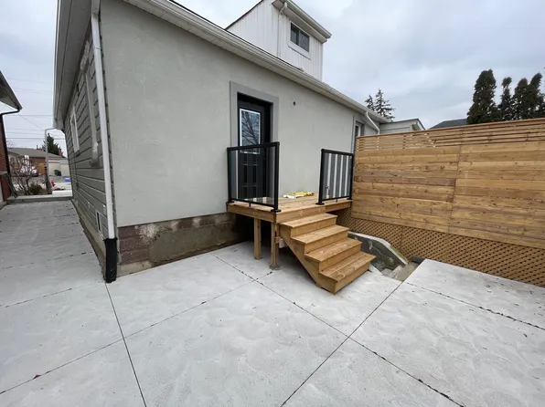 520 Cochrane Rd, Hamilton, ON L8K 3H5