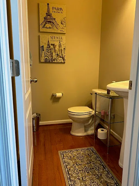 4 bed, 3.5 bath, 2422 sqft, $2,500 — Photo 4