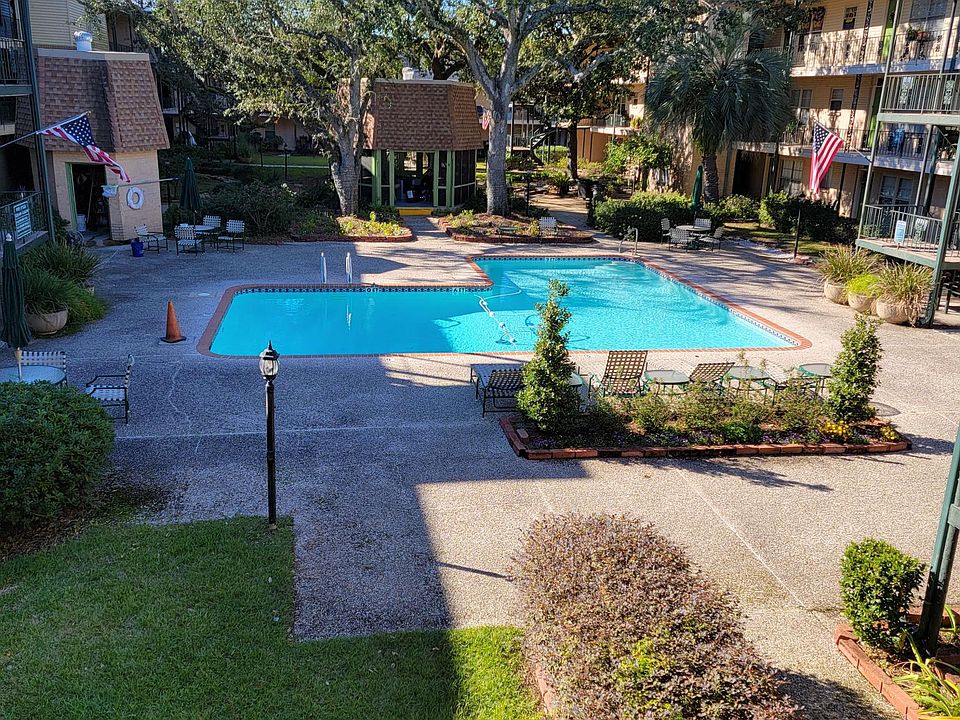 1st image of 222-2720 Whitney Pl #222