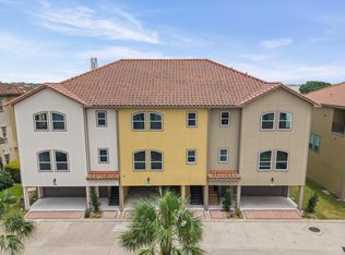 35 Armand Shore Dr, Houston, TX 77058